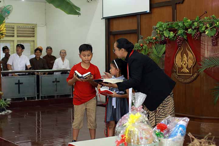 galeri, Riyaya Unduh-Unduh Tahun 2024 di GKJ Induk, gereja kristen jawa, gkj, gkj baki, gereja kristen jawa baki, baki, sukoharjo, gkj klasis sukoharjo, klasis sukoharjo, klasis, sinode gkj, sinode 